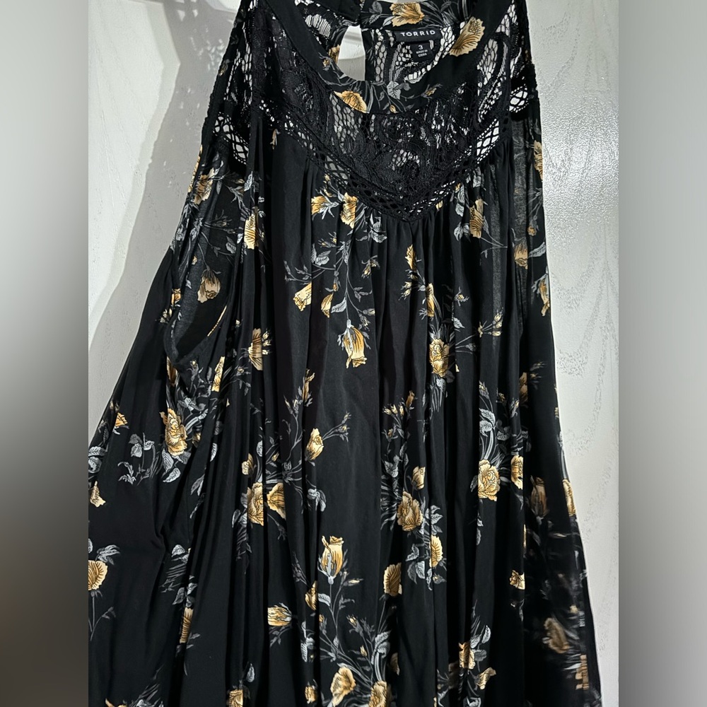 Torrid tank top. Black and floral. Size 3. SF/dog friendly home.
